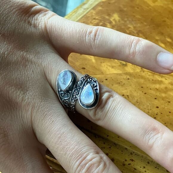 Natural Rainbow Moonstone Sterling Silver Ring Size 7 - Picture 4 of 9